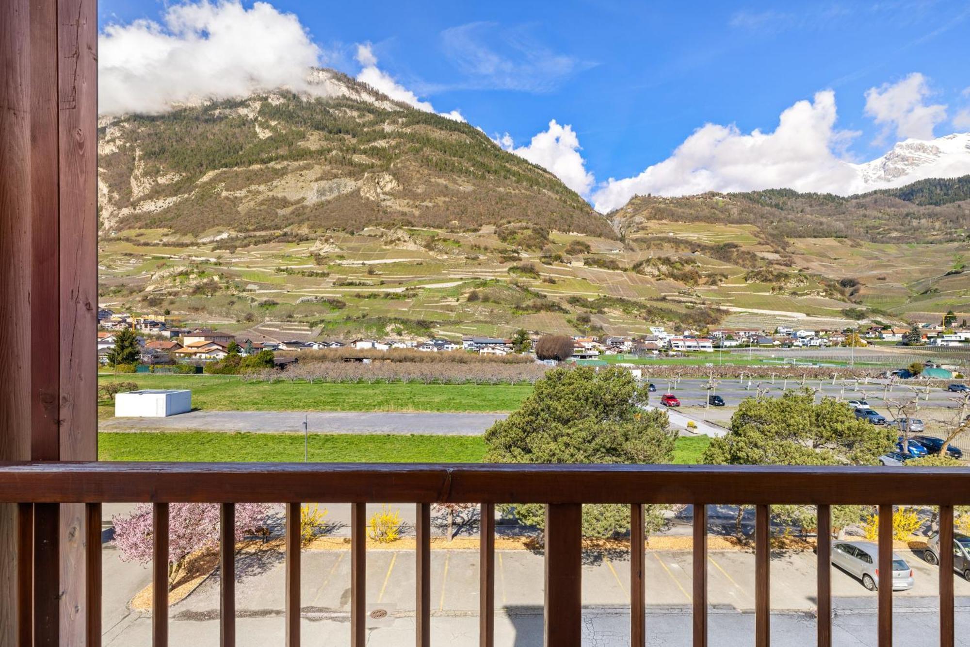 Duplex Cosy Aux Bains De Saillon Apartment Exterior foto