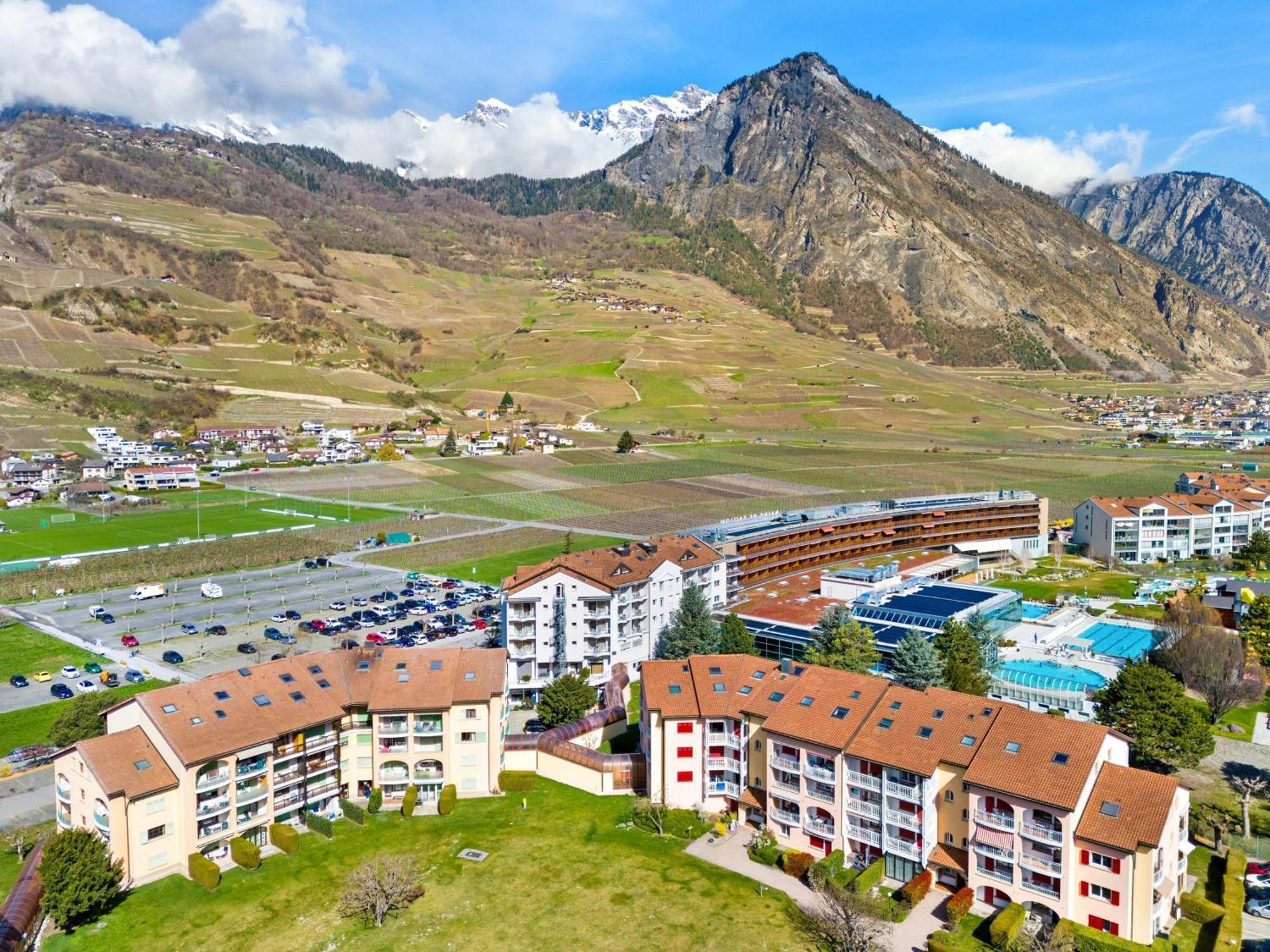 Duplex Cosy Aux Bains De Saillon Apartment Exterior foto